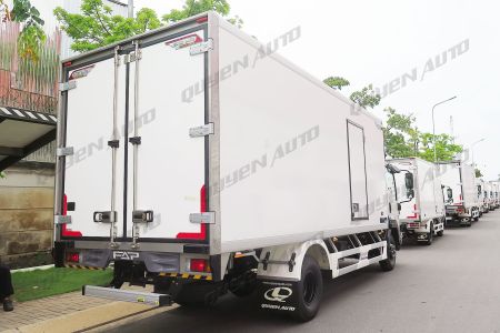 Isuzu FRR 650 6 Tấn Thùng Bảo Ôn