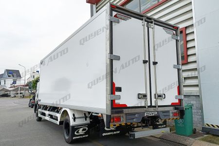 Isuzu FRR 650 6 Tấn Thùng Bảo Ôn